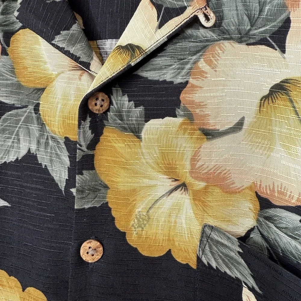 VTG Tommy Bahama Mens  Hawaiian 100% Silk Shirt Size M Floral Tropical Button - Picture 12 of 13
